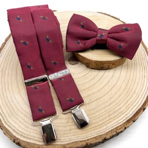 Tirantes y pajarita marsala perro salchicha azul