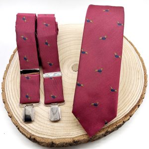 Tirantes y corbata marsala perro salchicha azul