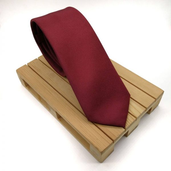 Corbata granate