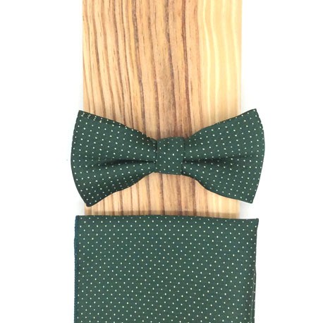 Pajarita verde con lunares